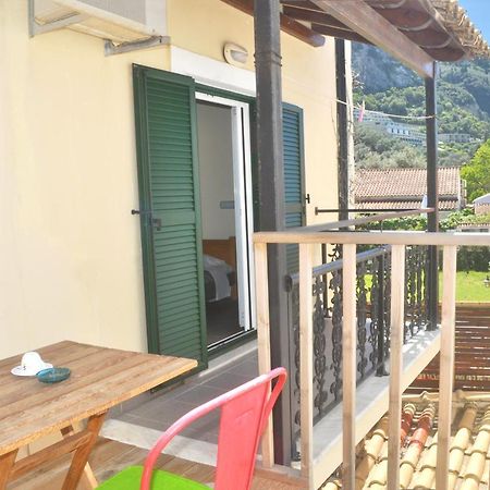 Holiday Studio Apartments Yannis On Agios Gordios Beach In Corfu Kültér fotó