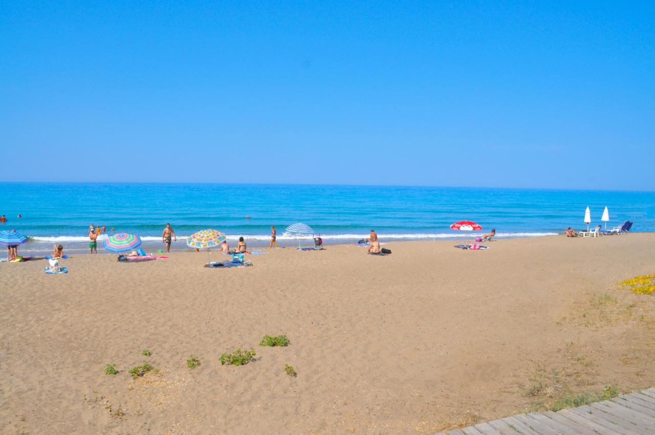Holiday Studio Apartments Yannis On Agios Gordios Beach In Corfu Kültér fotó