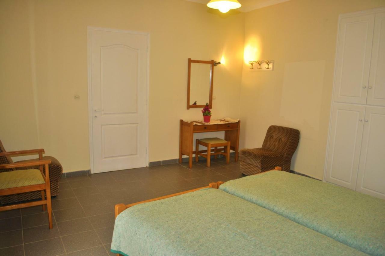 Holiday Studio Apartments Yannis On Agios Gordios Beach In Corfu Kültér fotó