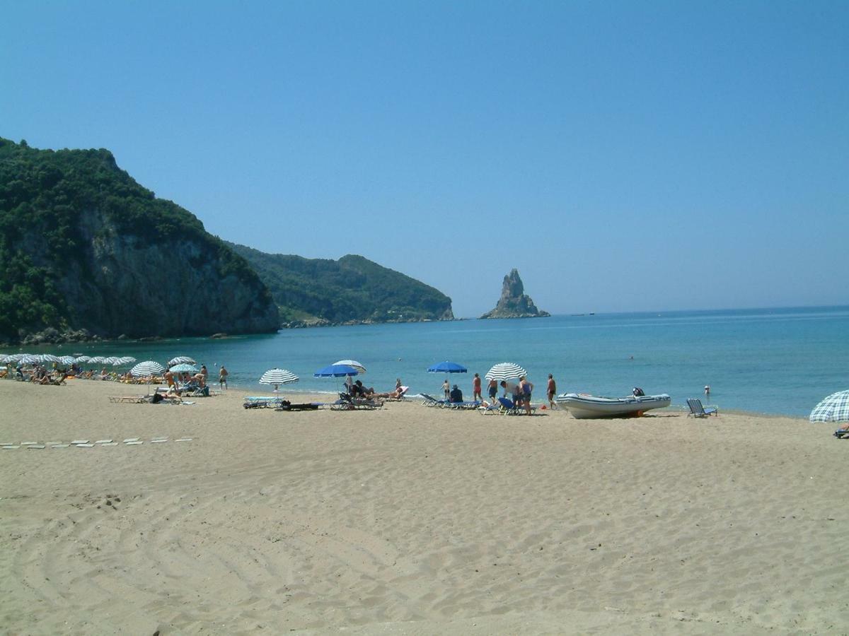 Holiday Studio Apartments Yannis On Agios Gordios Beach In Corfu Kültér fotó