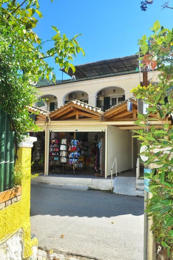 Holiday Studio Apartments Yannis On Agios Gordios Beach In Corfu Kültér fotó